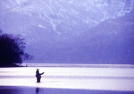 早春の屈斜路湖